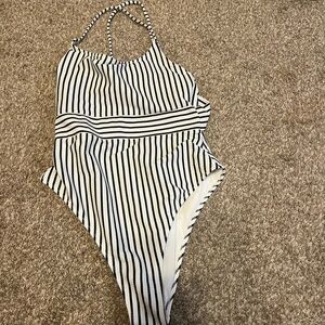 Trendy Striped One-Piece Swimsuit